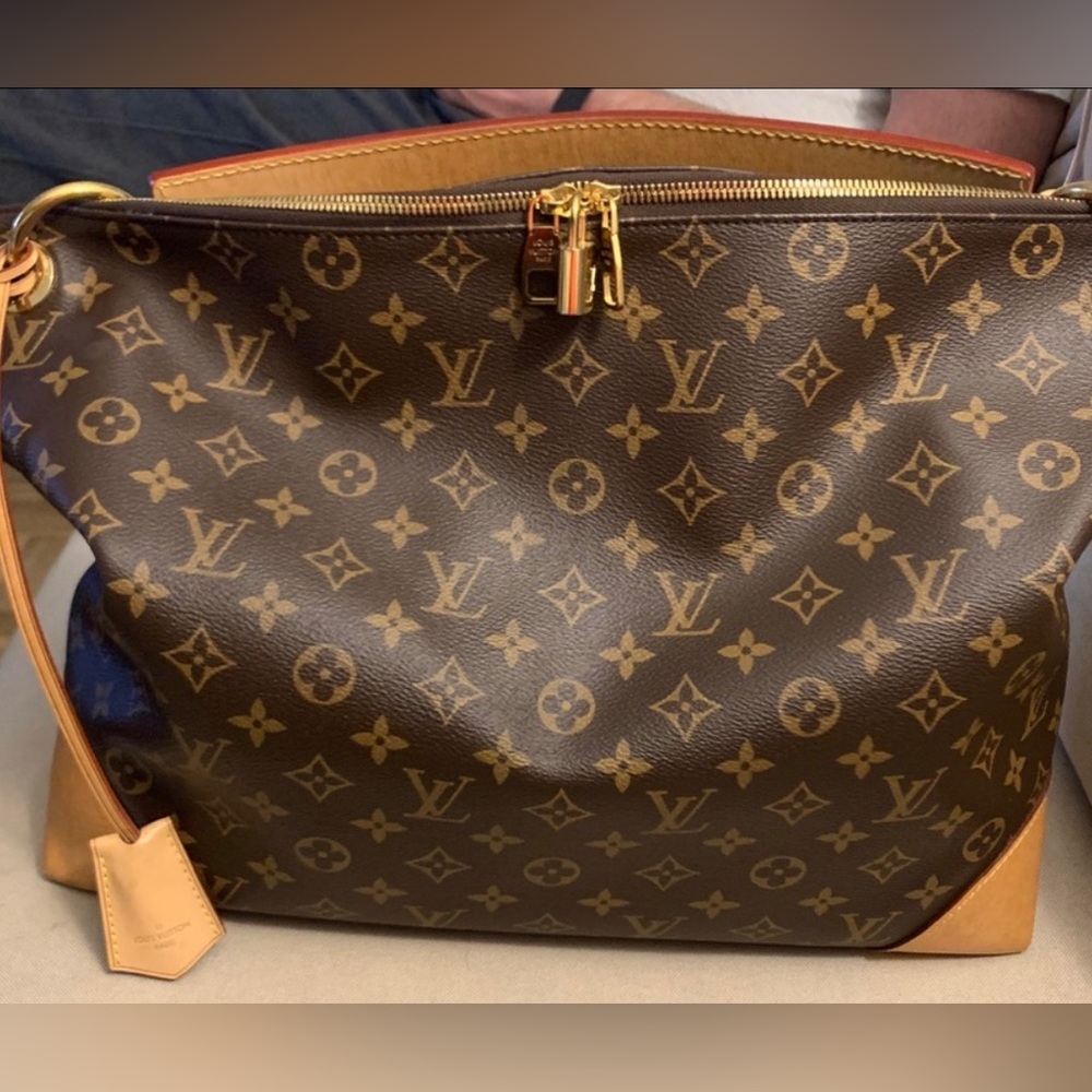 Louis Vuitton berri  mm bag.